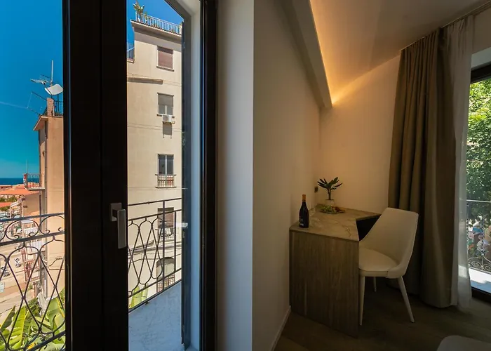 Palazzo Raho بيت ضيافة تْشيفالو