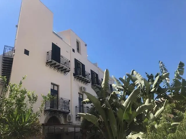 Casa de hóspedes Palazzo Raho 4*